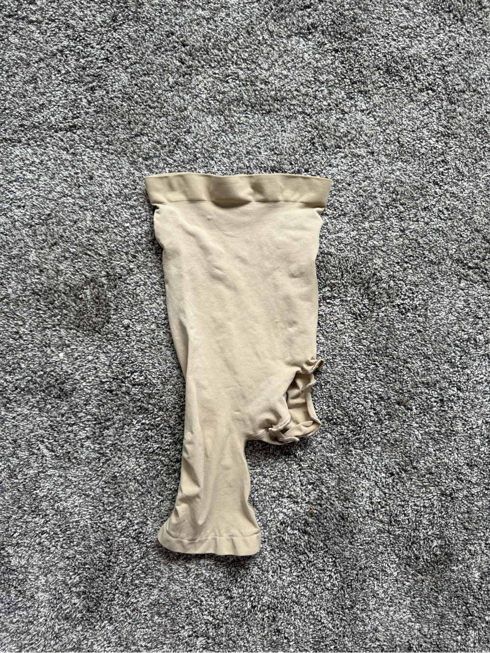 SKIMS seamless sculpt shapewear NWOT